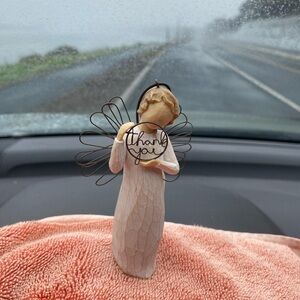 WILLOW TREE by Demdaco 2005 “Angel Holding "Thank You" Sign” 4” Cream w/Wire NWT